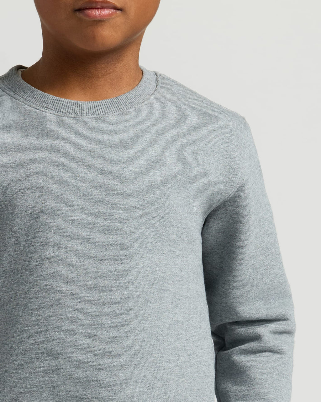 Boys' Medium Heather Gray Fleece Crew Neck